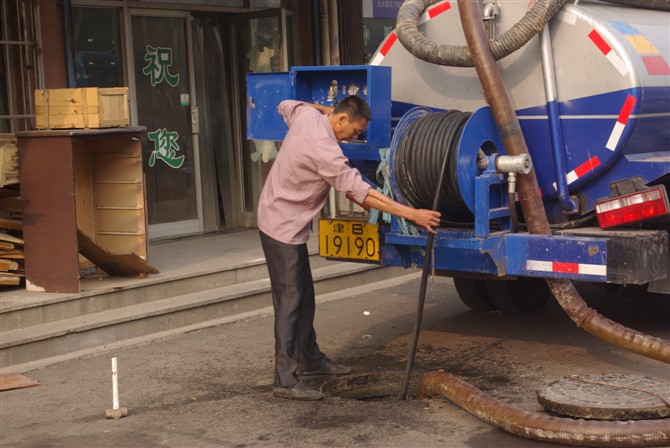 南開(kāi)區(qū)疏通市政管道（大型污水管道）高壓清洗各種管道（專(zhuān)業(yè)疏通下水道