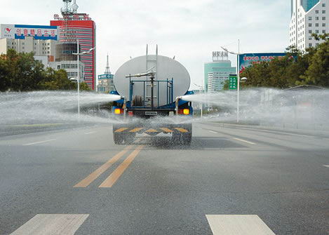 程力東風(fēng)10噸灑水車價格 12噸噴灑綠化車廠家報價