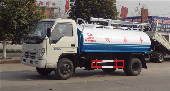 多少錢能買到一臺(tái)5噸灑水車？什么地方的5噸灑水車便宜？