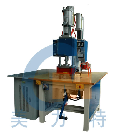 高周波壓花機(jī)器   高周波壓花機(jī)器廠家