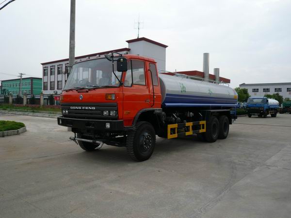 園林灑水車那里有賣 專業(yè)生產(chǎn)大型灑水車 灑水車圖片