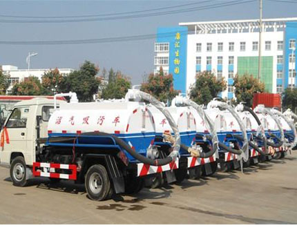 2噸吸污車在哪里買，吸污車在哪里買好，沼氣池吸污車價(jià)格