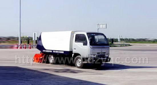 東風EQ1030TJ47D掃路車 多功能掃路車價格參數(shù) 湖北掃路車