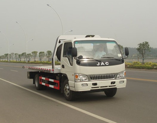 一臺(tái)道路清障車大概多少錢？哪里賣清障車？道路清障車？一拖二清障車？