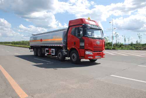 解放13方運(yùn)油車(CLW5150GYYC3程力威運(yùn)油車)