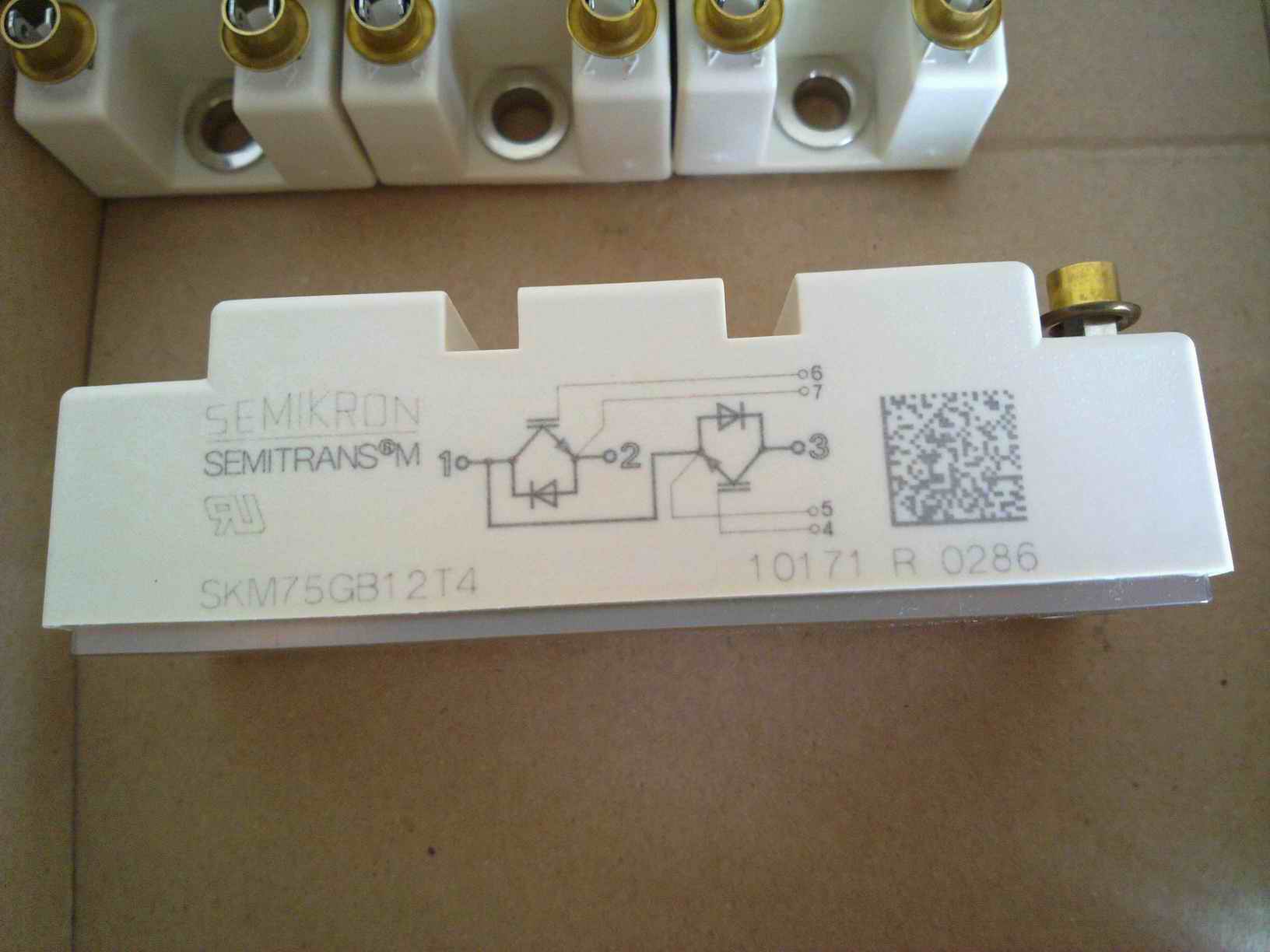 專業(yè)代理可控硅模塊SKKT330/18E VHF125-14IO7