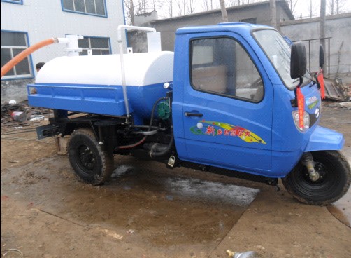 內(nèi)蒙古東勝小型吸糞車價(jià)格三輪抽糞車吸糞車圖片