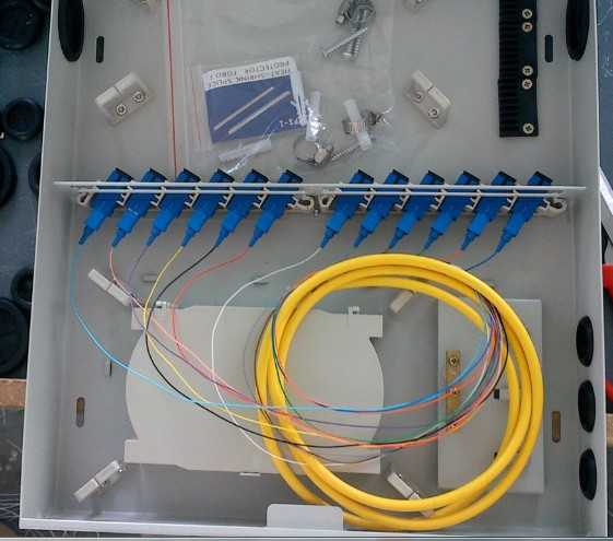 12芯光纖樓道箱，12芯光纖樓道箱，12芯光纖樓道箱