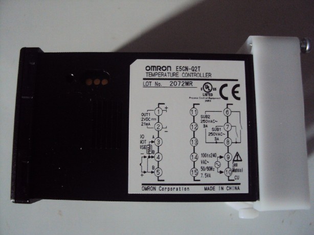 歐姆龍E5AZ-C3T AC100-240現(xiàn)貨