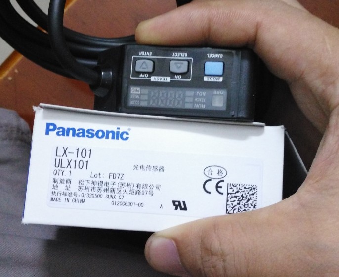 Panasonic松下LX-101色標(biāo)傳感器 LX-101正品現(xiàn)貨