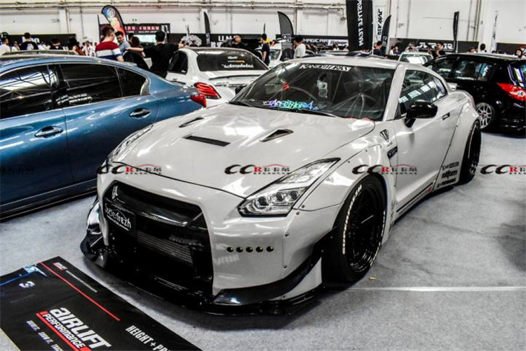 日產(chǎn)GTR R35改裝LB寬體包圍