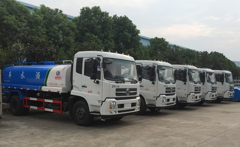 柳州市東風(fēng)降塵壓塵小型灑水車廠家哪里買