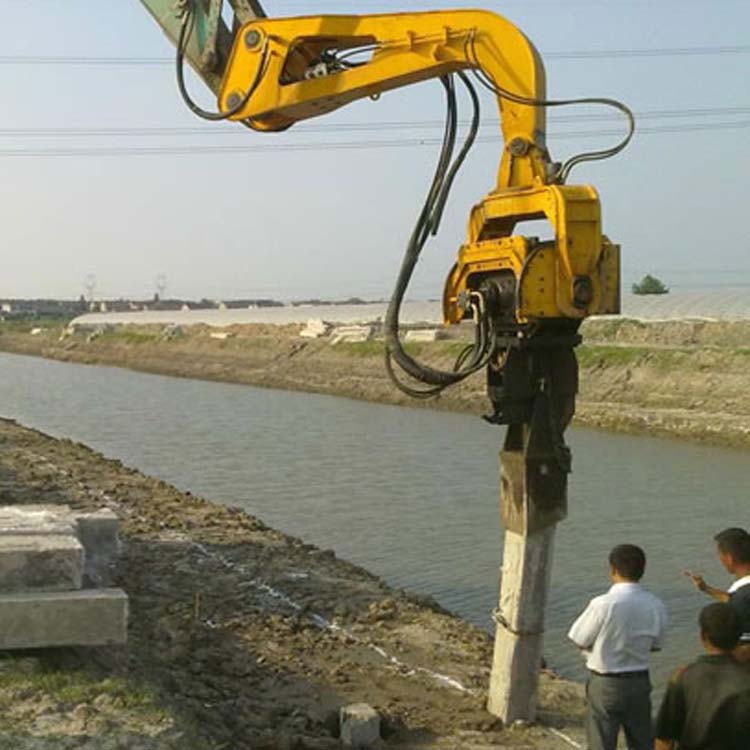 山東廠家直銷挖掘機(jī)打樁機(jī) 歡迎來(lái)電選購(gòu)