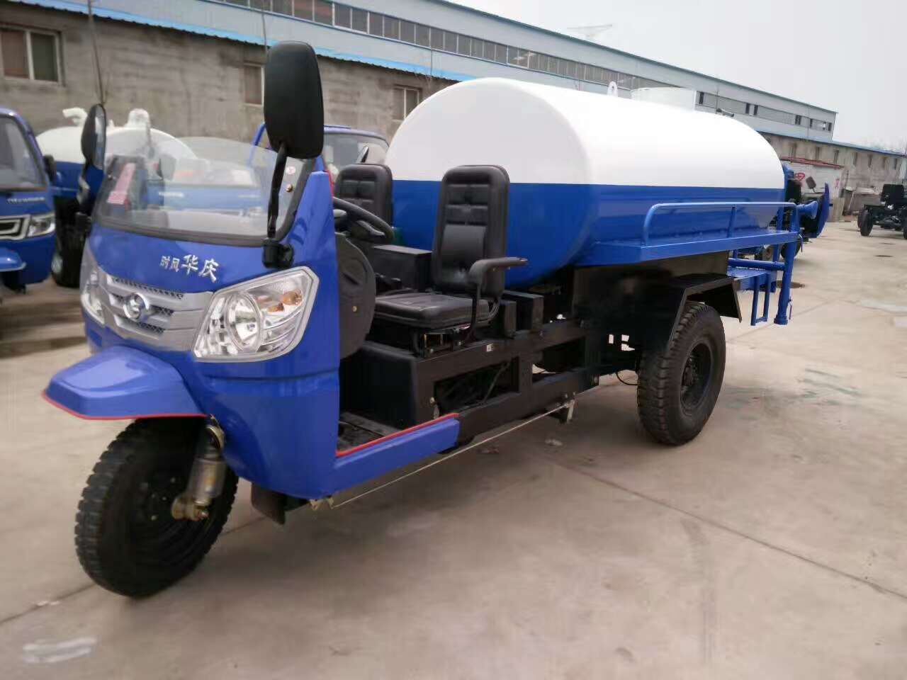 河南安陽(yáng)農(nóng)用三輪吸糞車(chē)價(jià)格2.5立方三輪吸糞車(chē)