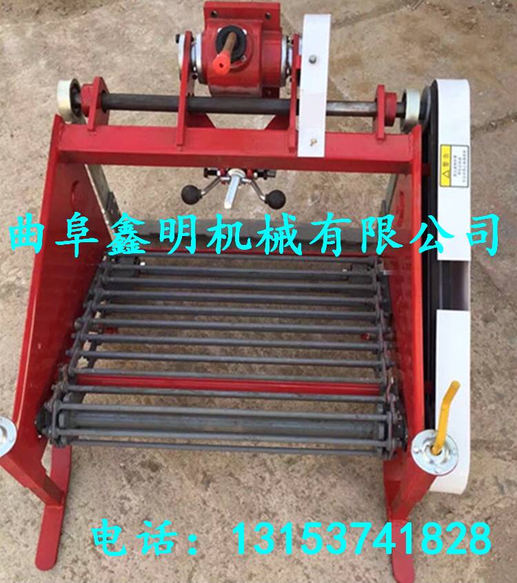 現(xiàn)貨供應(yīng)芋頭收獲機(jī) 小型白薯挖掘機(jī)圖片 新型地瓜收獲機(jī)質(zhì)量