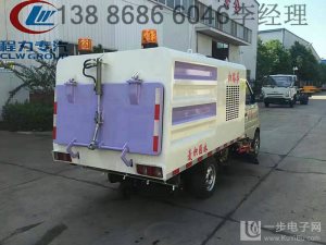 道路護(hù)欄清洗維護(hù)車