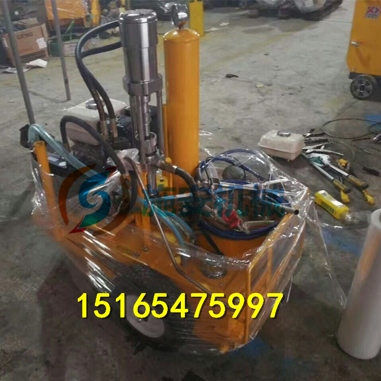 地下停車場(chǎng)停車位劃線機(jī)-手推式汽油冷噴標(biāo)線機(jī)生產(chǎn)廠家