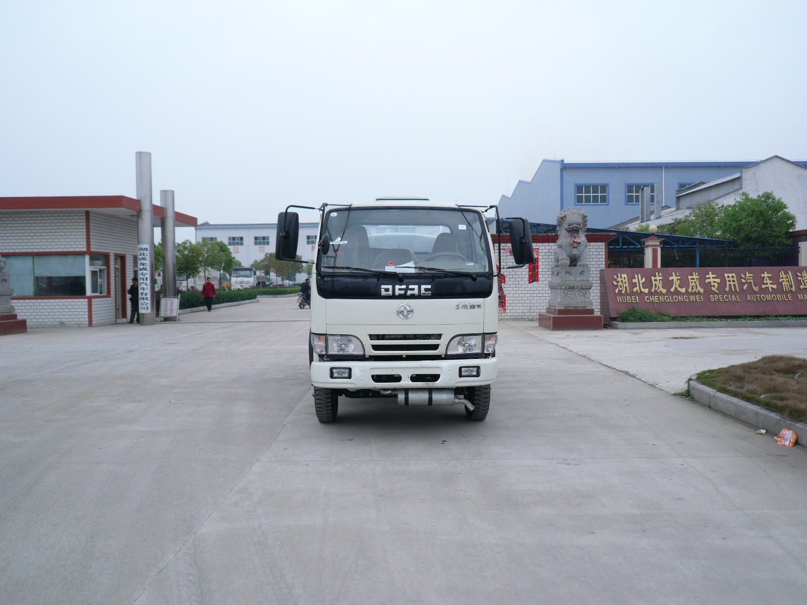 東風(fēng)5噸二手灑水車 東風(fēng)藍牌灑水車出租