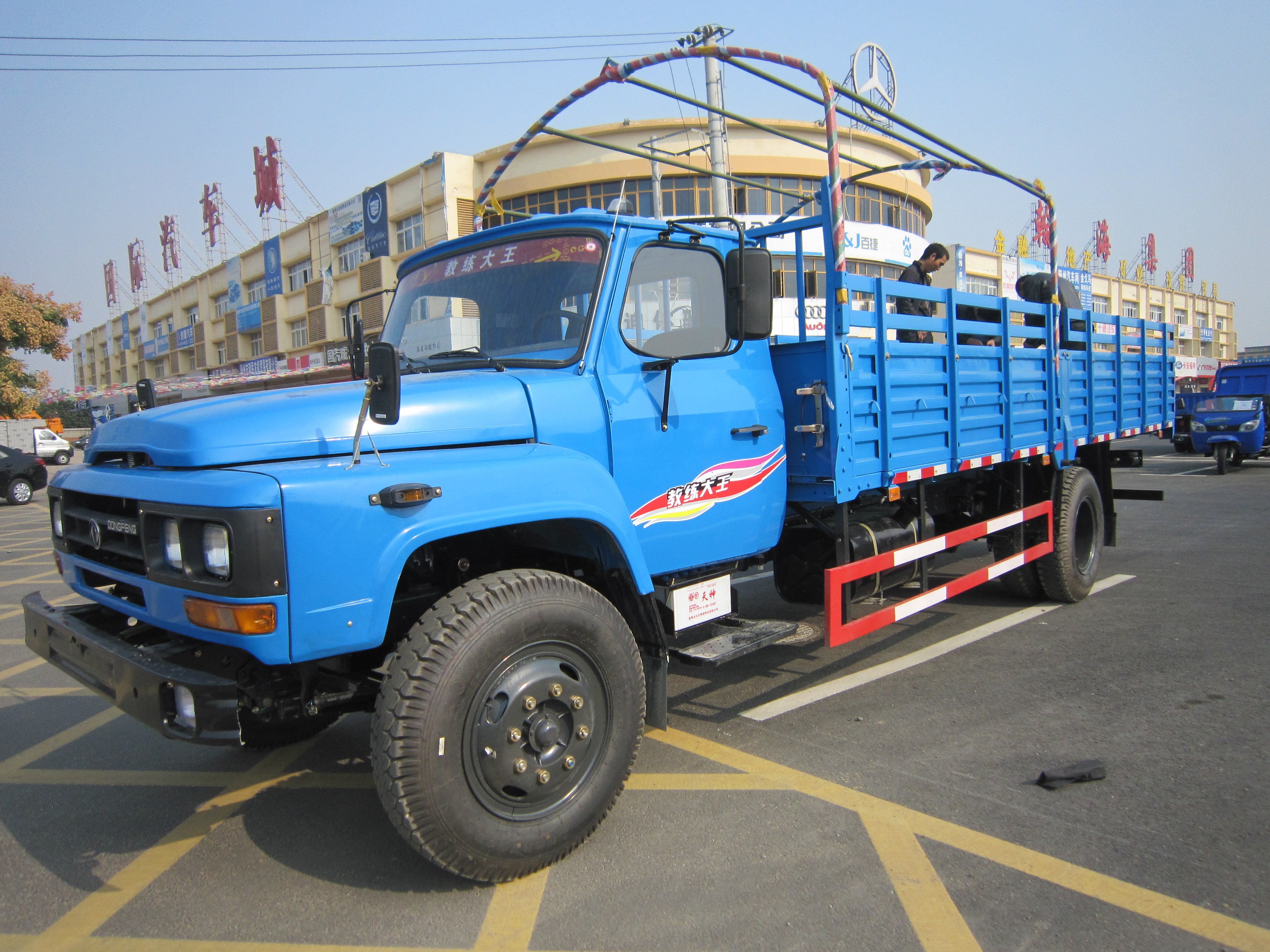 東風(fēng)尖頭教練車（國(guó)五柴油）廠價(jià)直銷