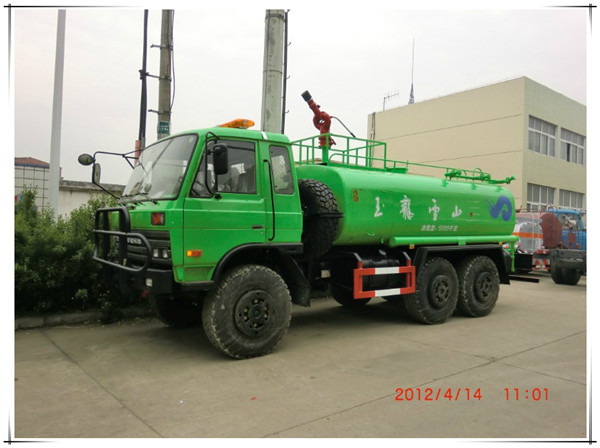 東風六驅(qū)越野灑水車