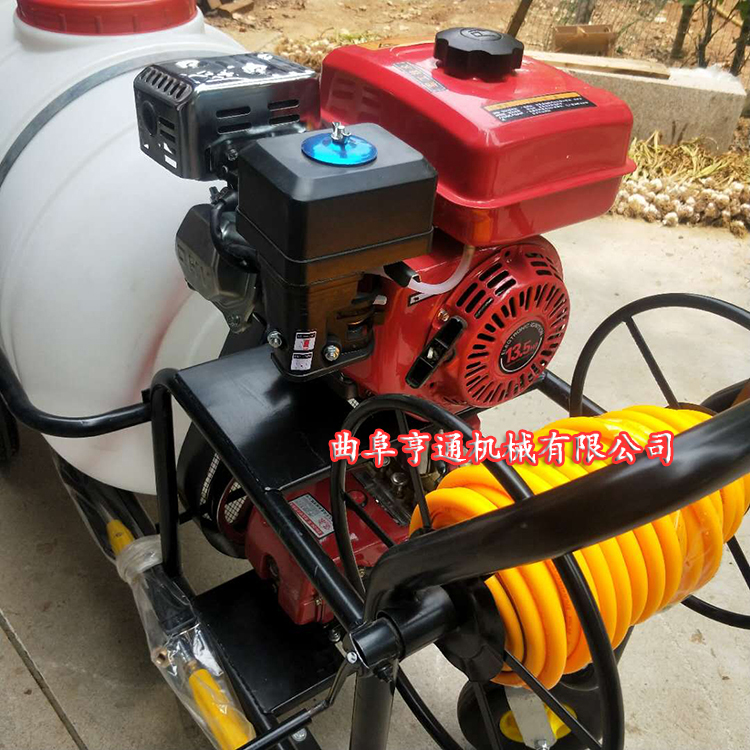 河南背負(fù)式汽油噴霧器打藥機(jī) 農(nóng)用高壓噴霧器 打藥機(jī)效果好