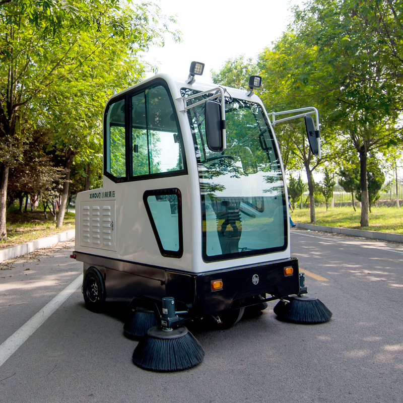 小林電動掃地車XLS-1900物業(yè)小區(qū)道路清掃保潔設(shè)備廠家