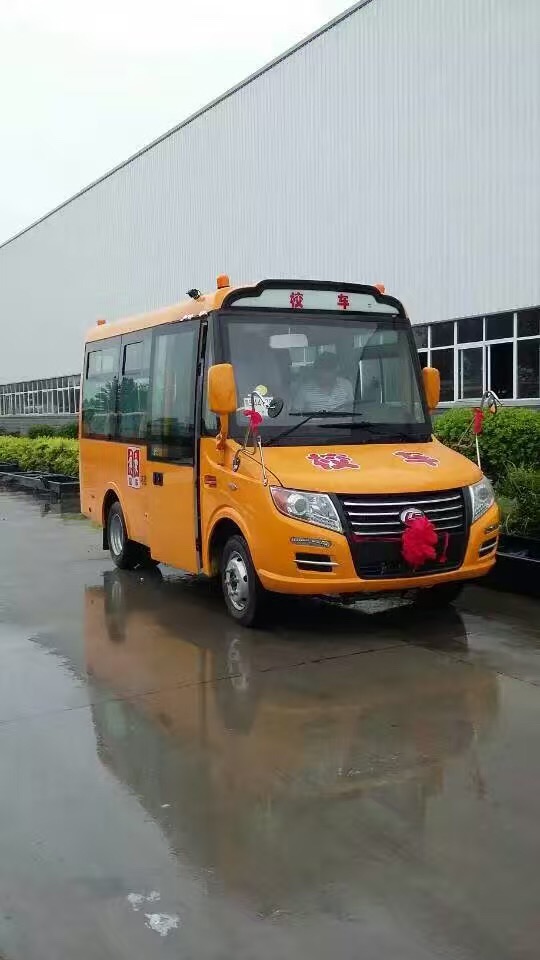 眉山幼兒園校車廠家_最新報(bào)價(jià)