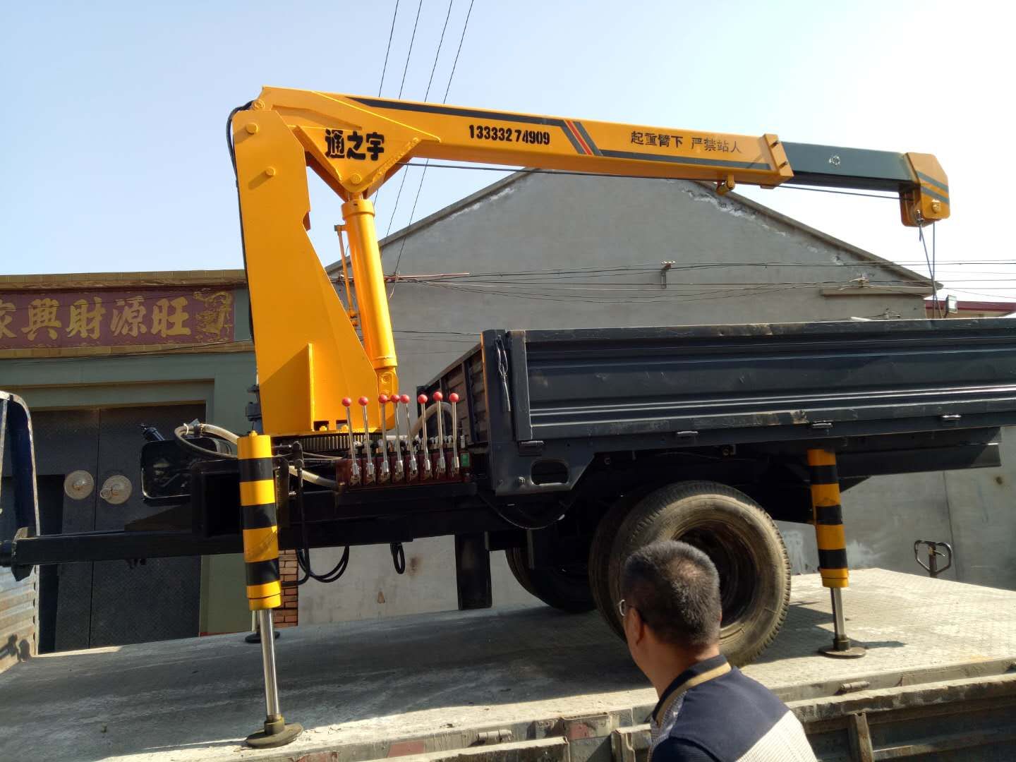 小吊車小吊機(jī)隨車吊定做吊運(yùn)機(jī)汽車吊小型吊機(jī)微型吊車小型吊運(yùn)機(jī)