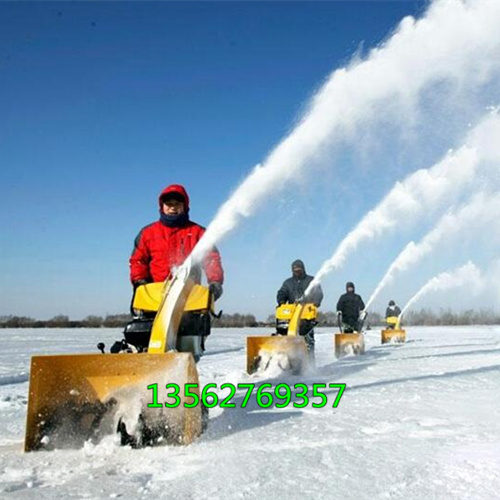 工作方式簡單的手推式浩鴻小型家用掃雪機(jī)揚雪方向可單獨設(shè)定