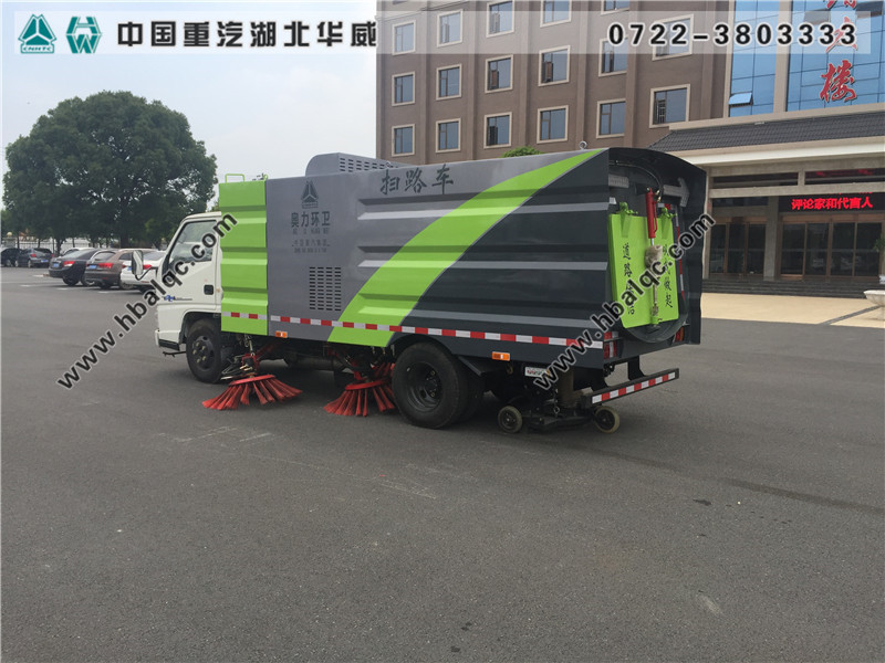 江鈴新順達(dá)環(huán)衛(wèi)掃路車圖片_五十鈴掃地車廠家