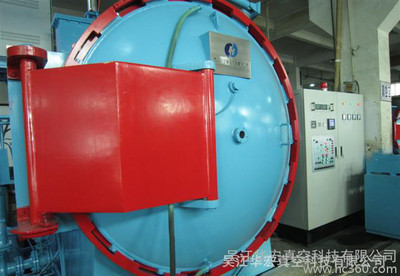 華宏czq240雙室油淬氣冷真空爐、溫州真空爐、真空熱處理爐