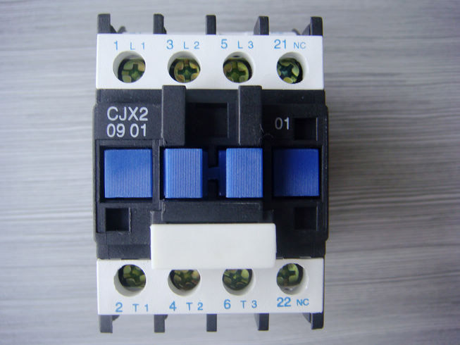 上德誠(chéng)招代理交流接觸器（LC1）CJX2-0901 220V 380V等 銀點(diǎn)