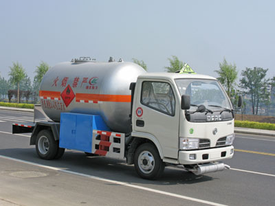 安徽馬鞍山南丙烷運(yùn)輸車(chē)|液化氣體運(yùn)輸車(chē)|化工液體運(yùn)輸車(chē)廠(chǎng)家直銷(xiāo)