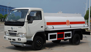 流動(dòng)加油車\小型加油車www.eszyc.com