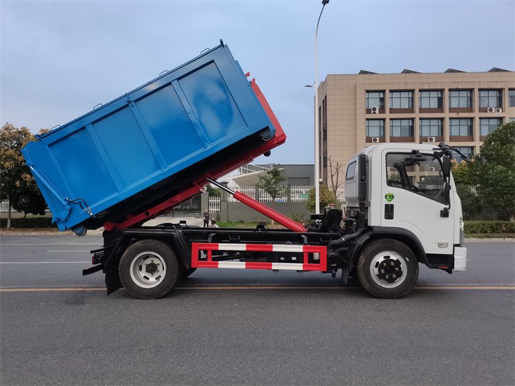 地下室拉臂車 建筑垃圾轉(zhuǎn)運車 車廂可卸式勾臂車