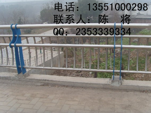 高速公路波形防撞護(hù)欄板道路防撞護(hù)欄A級(jí)B級(jí)S級(jí)SB等級(jí)