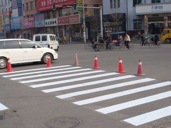 道路劃線，車位線，減速線，馬路線，東莞工廠劃線，小區(qū)劃線