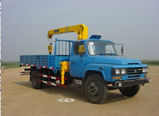 隨車吊灑水車/隨車起重運(yùn)輸車湖北程力廠家直銷