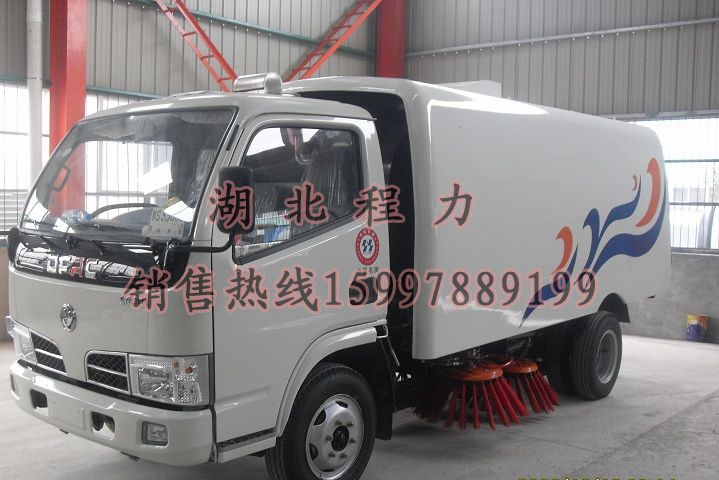 掃路車搶先布局掃路車機(jī)械領(lǐng)域?qū)崿F(xiàn)跨越發(fā)展