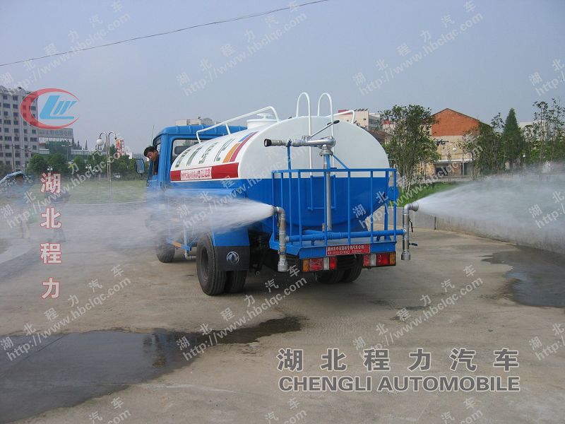 園林綠化灑水車廠家灑水車批發(fā)灑水車價格灑水車圖片