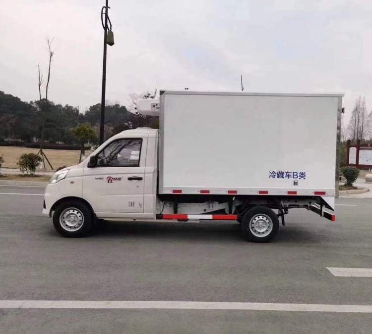 福田祥菱V1冷藏車 2.8米廂長廂式冷鏈車 市區(qū)配送更放心