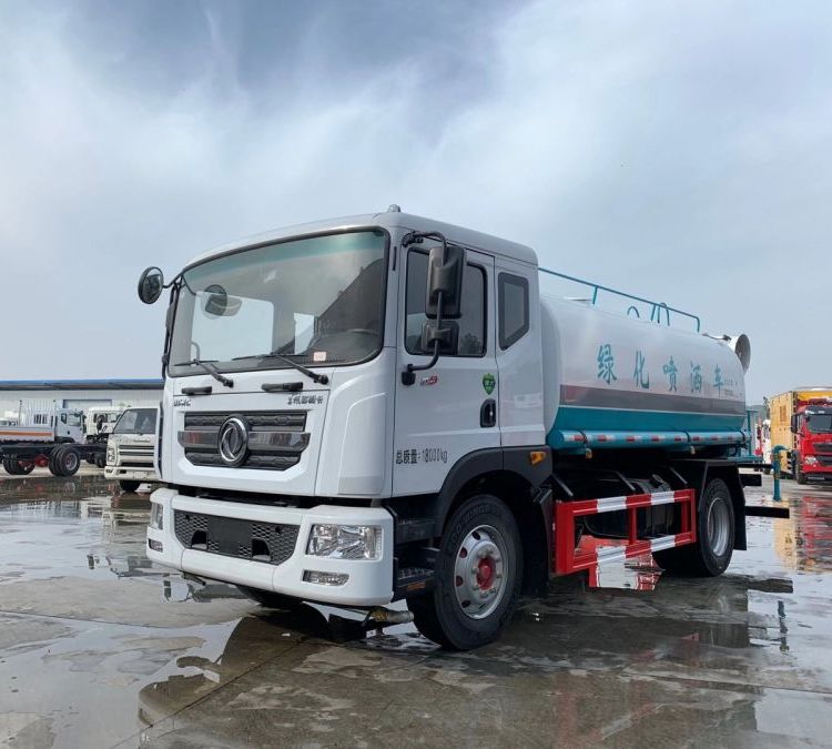 東風12噸灑水車 用于街道小區(qū)噴霧降塵 多功能綠化噴灑車