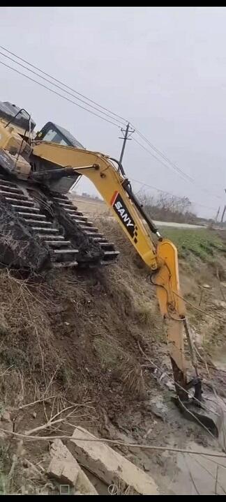 漢陽附近濕地挖掘機(jī)出租歡迎來電