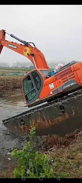 武漢漢陽(yáng)水陸挖掘機(jī)租賃河道清淤服務(wù)