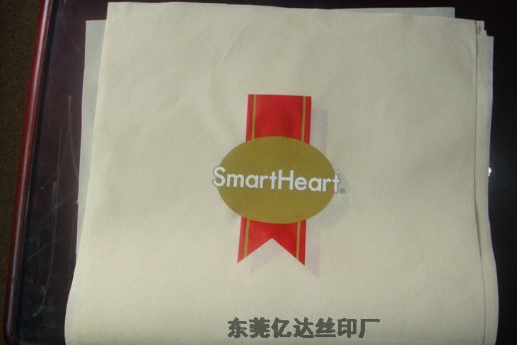 東莞絲印印花廠提供多色絲印印花加工 耐克印花