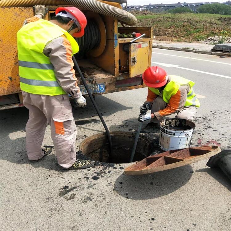 南京棲霞區(qū)萬壽高壓疏通清洗管道 抽泥漿抽污水 暗渠清淤