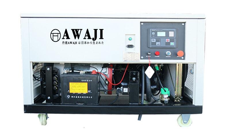 蘇州丹鹿四缸水冷靜音15千瓦汽油發(fā)電機(jī)圖片