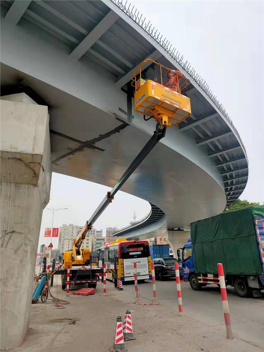 廣州路燈車出租、燈車租賃、21米高空路燈車出租公司