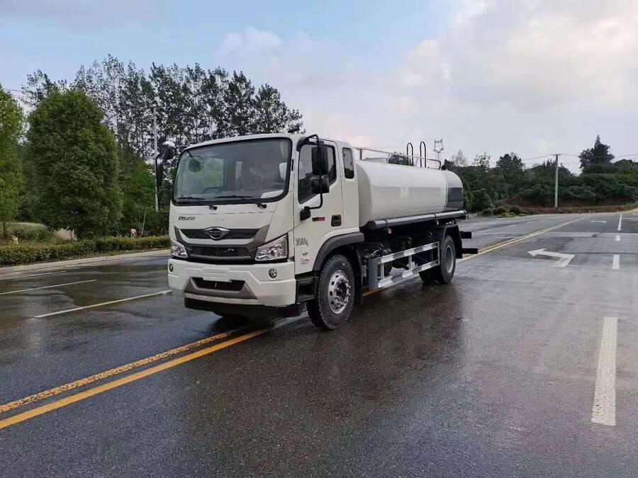 石家莊東風(fēng)灑水車，張家口10噸灑水車，唐山15方灑水車，廊坊20方灑水車