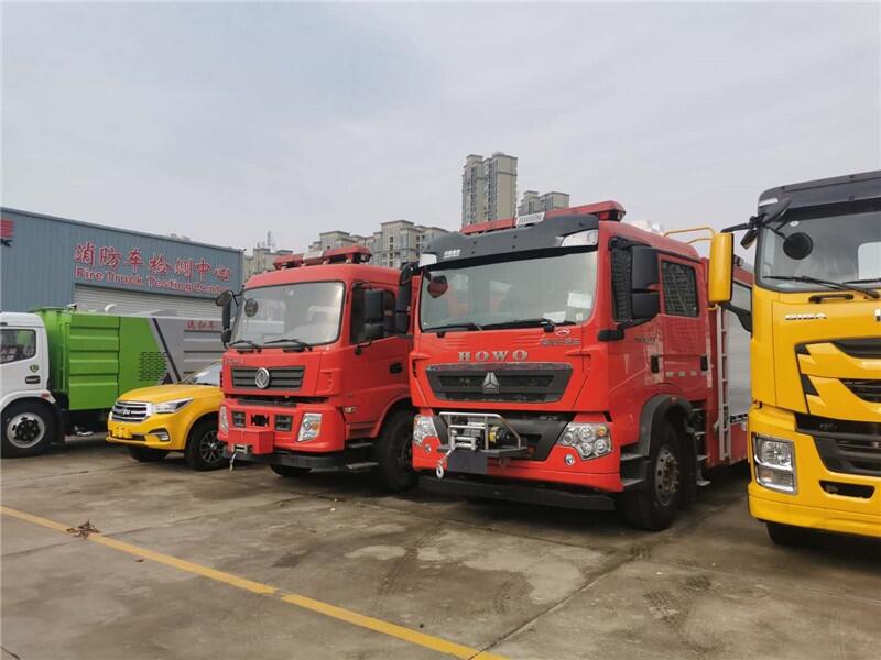 豪沃大型消防車多少錢，20噸消防車哪里賣